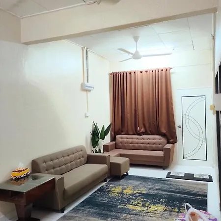 Yomie'S Homestay Murah Besut Kampung Bukit Tumbuh Exterior photo
