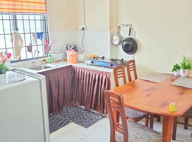 Yomie\'S Homestay Murah Besut